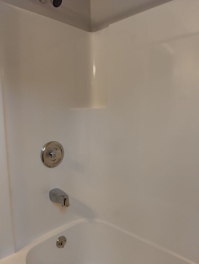 Building Photo - 7392 Bellehaven Dr