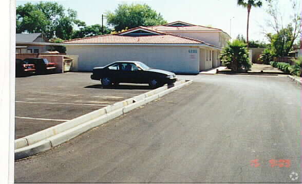 Building Photo - Desert Siesta