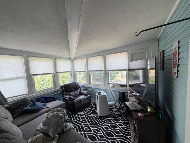 Sala de estar - 39 Maple St