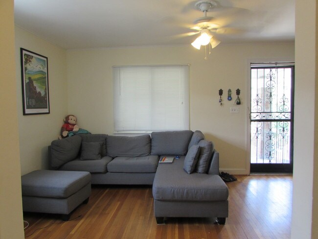 Foto del edificio - 211 Farragut St NW