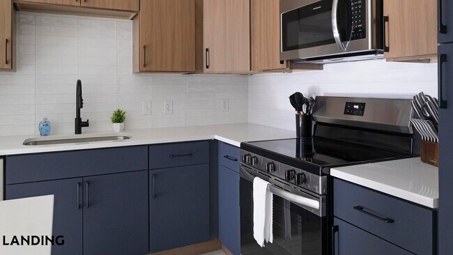 Building Photo - 1007 S Mint St