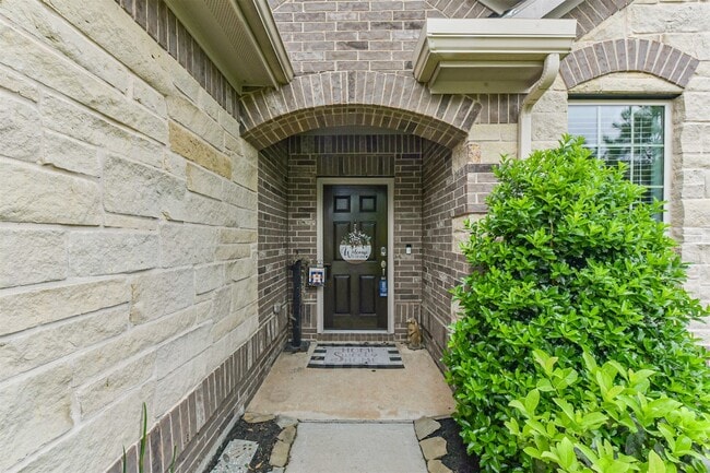 Building Photo - 123 Buttonwood Ct