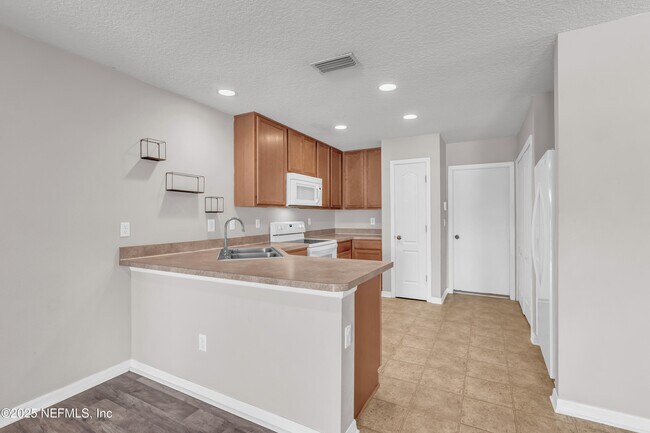 Foto del edificio - 415 Cabernet Pl