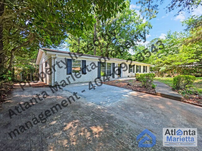 Building Photo - Charming Renovated Ranch on Private Wooded...