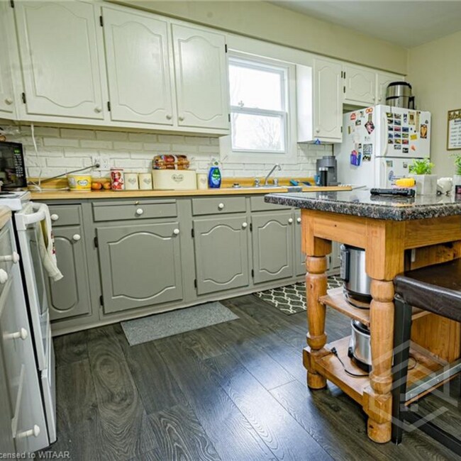 Building Photo - 3-Bedroom House available in Otterville!!