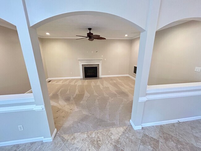 Foto del edificio - 912 Bells Creek Ct