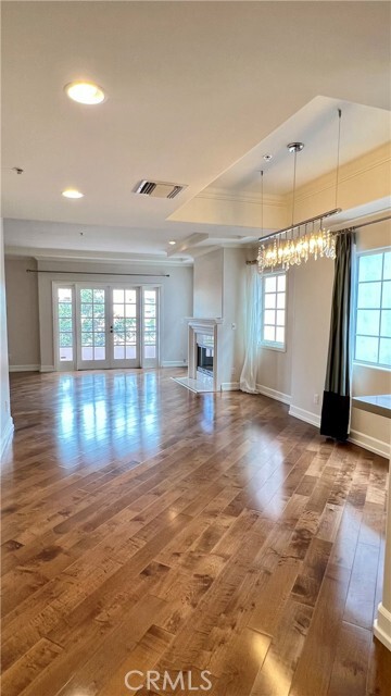 Building Photo - 2015 S Beverly Glen Blvd