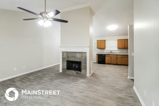 Foto del edificio - 6820 Summit View Dr