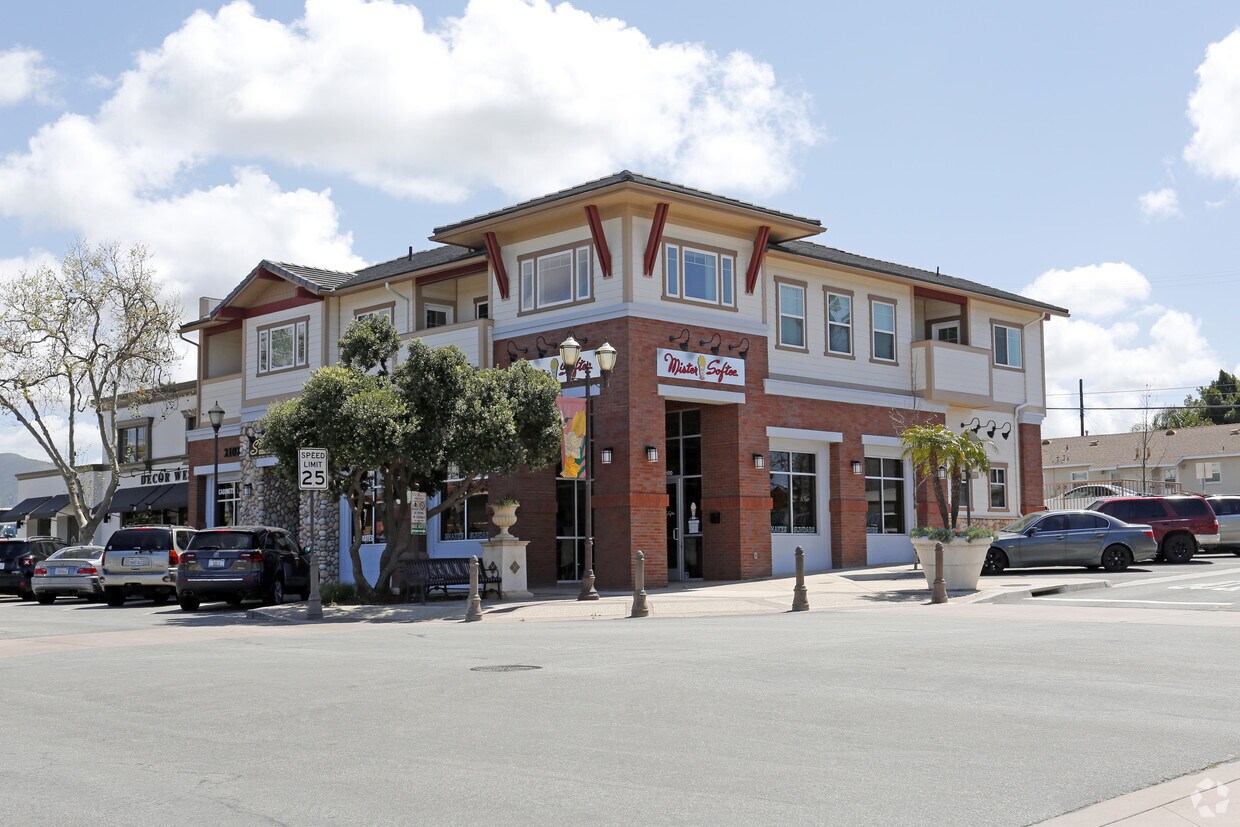 Building Photo - 2100 Ventura Blvd