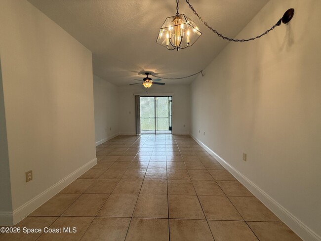 Building Photo - 1554 University Ln