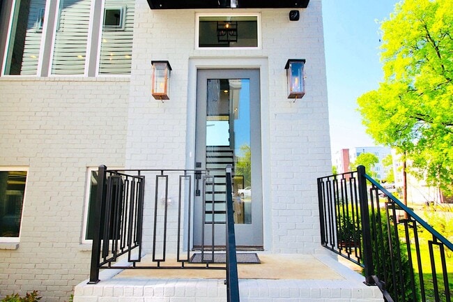 Photo - Welcome To Nashville! House