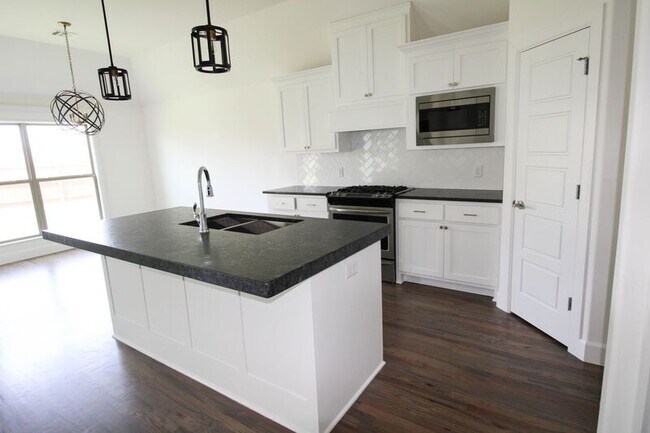 Foto del edificio - 7435 E 125th St S