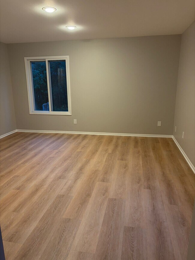 Foto del edificio - 11910 N Forest Dr