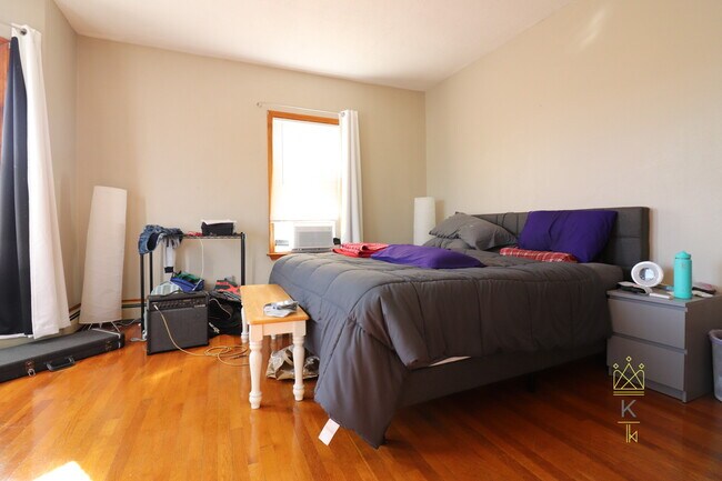 Building Photo - 375 Cardinal Medeiros Ave