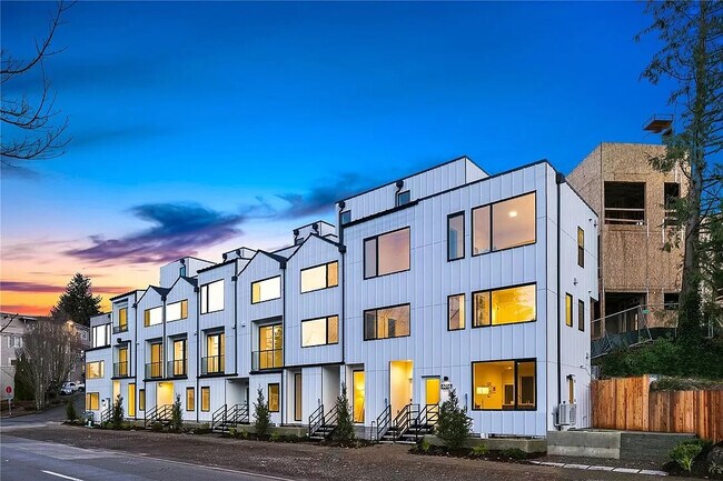Foto del edificio - 6026 Sand Point Way NE
