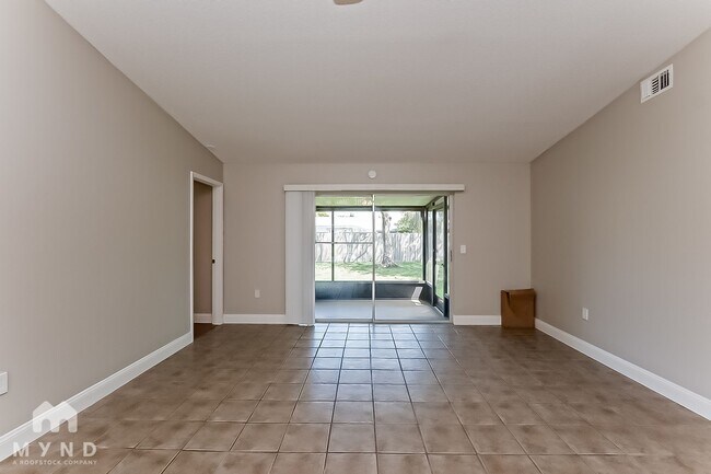Building Photo - 712 Stillview Cir
