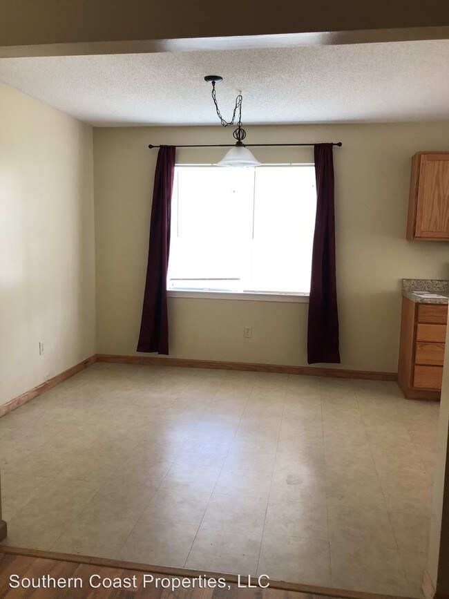 Building Photo - 3 br, 2 bath House - 821 Waterfield Drive