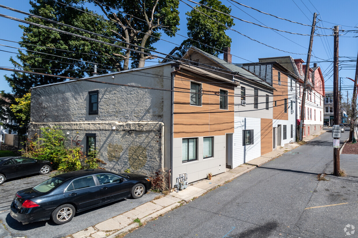 Foto principal - 629 N New St