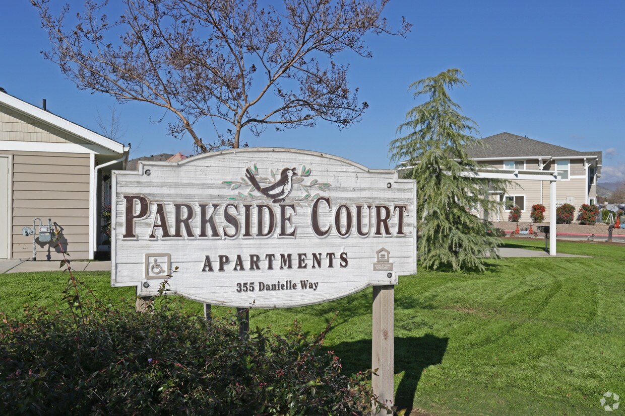 Foto principal - Parkside Court Apartments