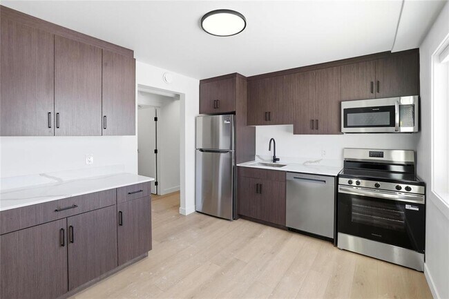 Photo du bâtiment - 823 Ida St