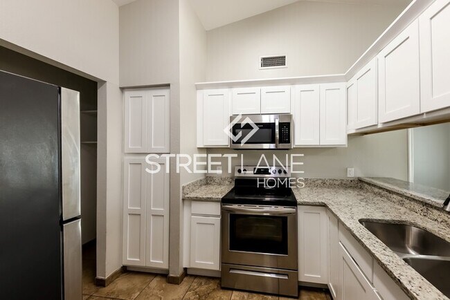Building Photo - REDUCED!