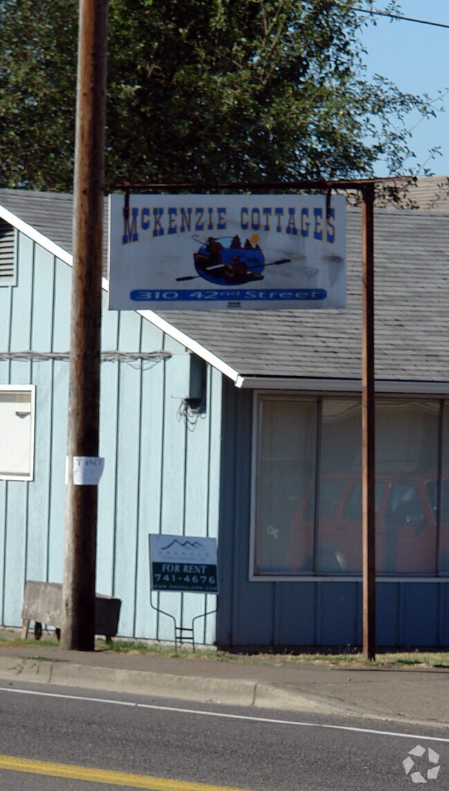 Mckenzie Cottages Apartments Springfield Or Apartments Com