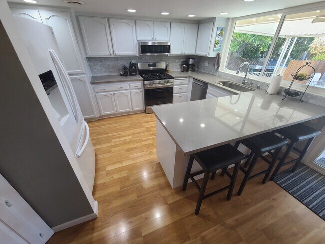 Building Photo - Lovely La Mesa home available 07/01/2024.