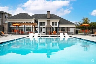 Building Photo - The Retreat Apartments