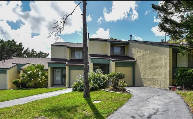 Foto del edificio - 135 Club House Blvd