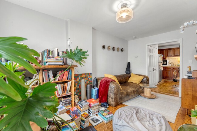 Foto del edificio - 325.5 4th St