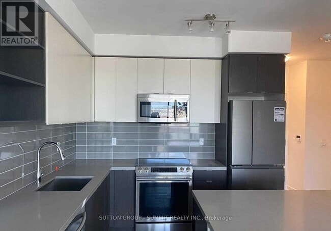 Building Photo - 4677 Glen Erin Dr