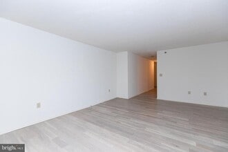 Building Photo - 2020 Walnut St