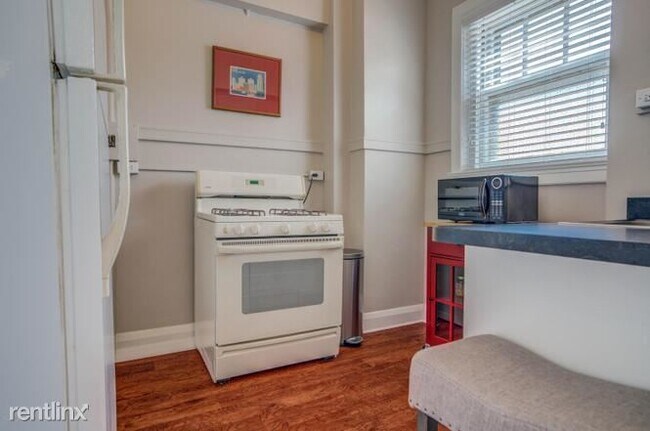 Foto del edificio - 1 br, 1 bath  - 1412 Willow Ave Apt 42