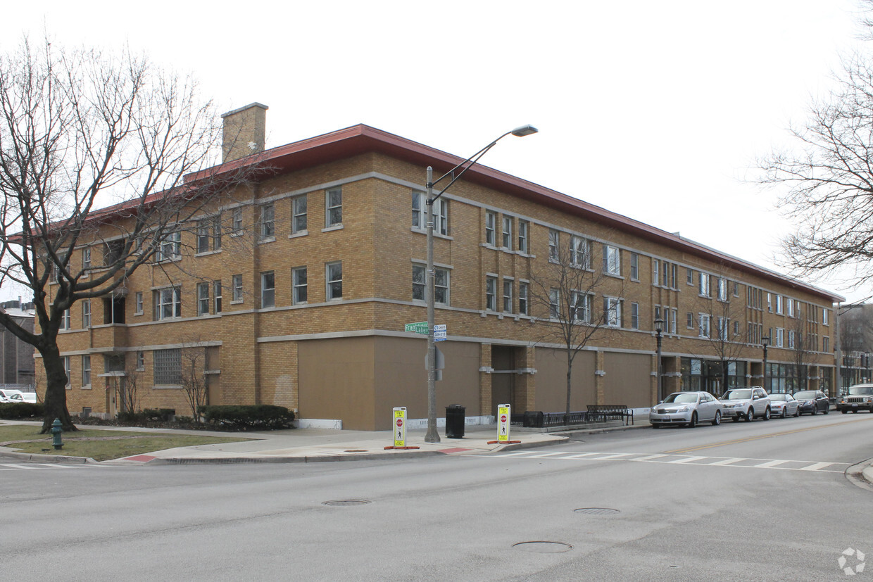 Building Photo - 7759-7771 Lake St