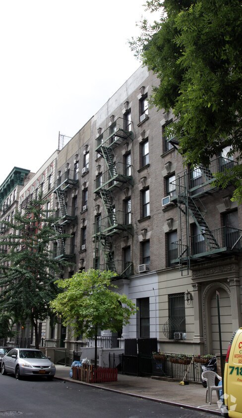 Building Photo - 150 W 141st St
