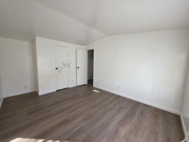 Foto del edificio - 26305 Pear Ave