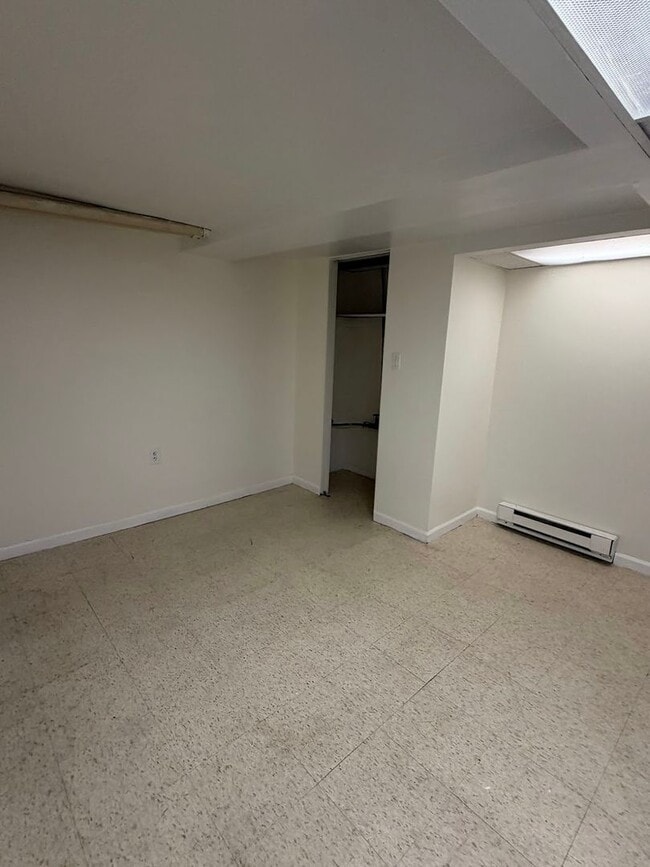 Building Photo - 450 S 18th St