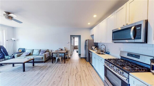 Foto del edificio - 245 Whitney Ave