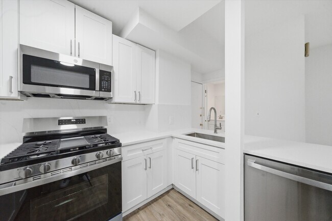 Foto del edificio - 3037 N Southport Ave