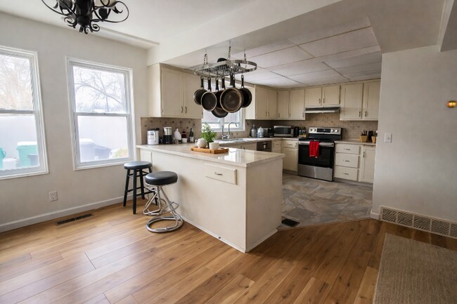 Foto del edificio - 333 E 300 N