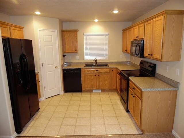 Building Photo - 10522 Cedar Wood Lane