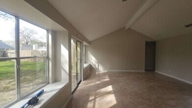 Building Photo - 12311 Kings Chase Dr