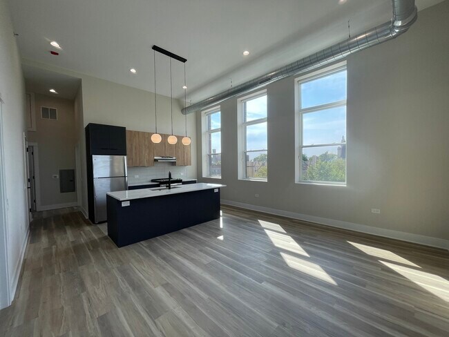 Foto del edificio - 4641 N Ashland Ave