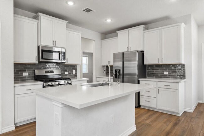 Building Photo - 5402 Jason Dr