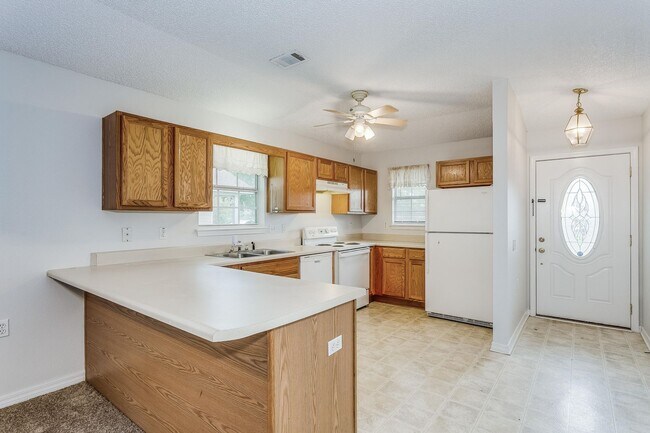 Foto del edificio - Adorable two-bedroom home with bonus room
