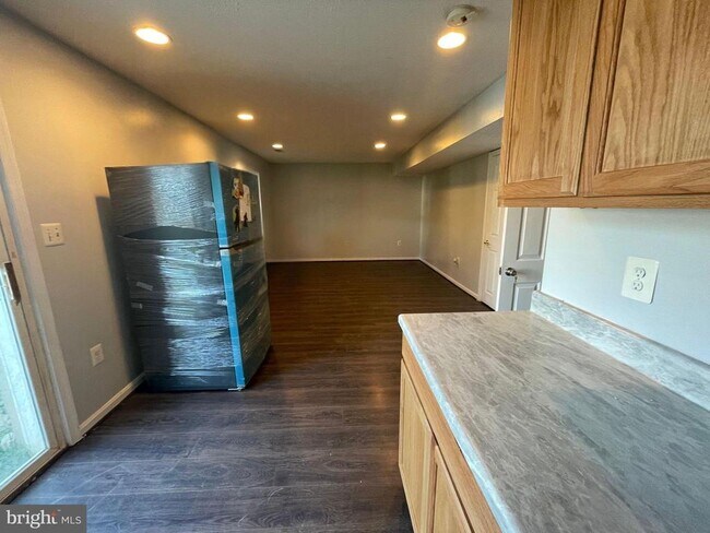 Foto del edificio - 13817 Rosewood Dr