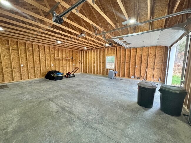 Building Photo - 49 Fort Point Cove Rd