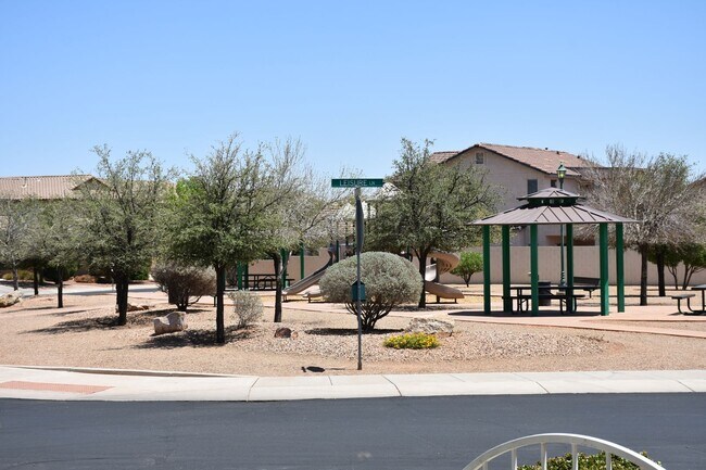 Building Photo - 4520 Leisure Ln