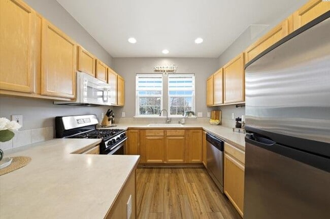 Building Photo - 5812 W 11th Ave