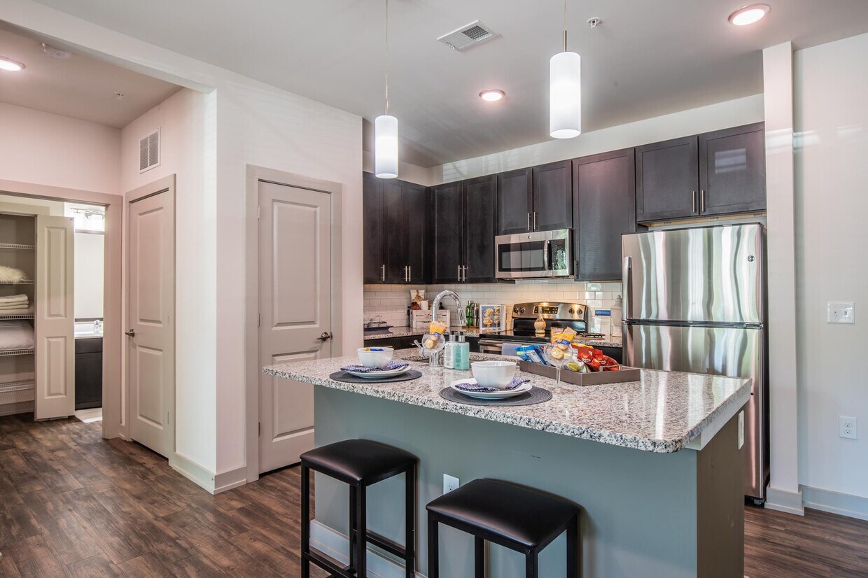 The Franklin at Crossroads Apartments in Raleigh, NC